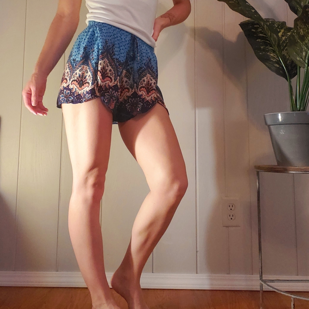 FREE w/ Purchase Hollister Lounge Shorts Size S